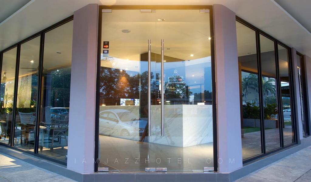 I Am Jazz Hotel Τζόχορ Μπάχρου Εξωτερικό φωτογραφία