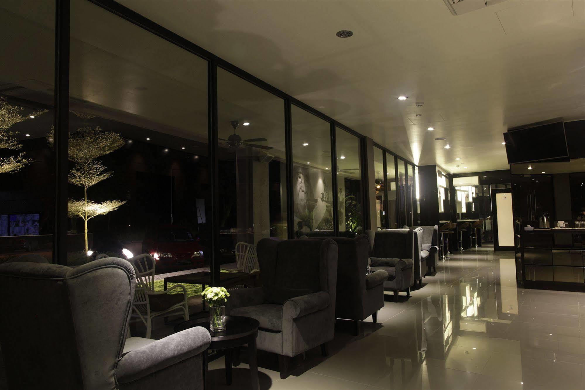 I Am Jazz Hotel Τζόχορ Μπάχρου Εξωτερικό φωτογραφία