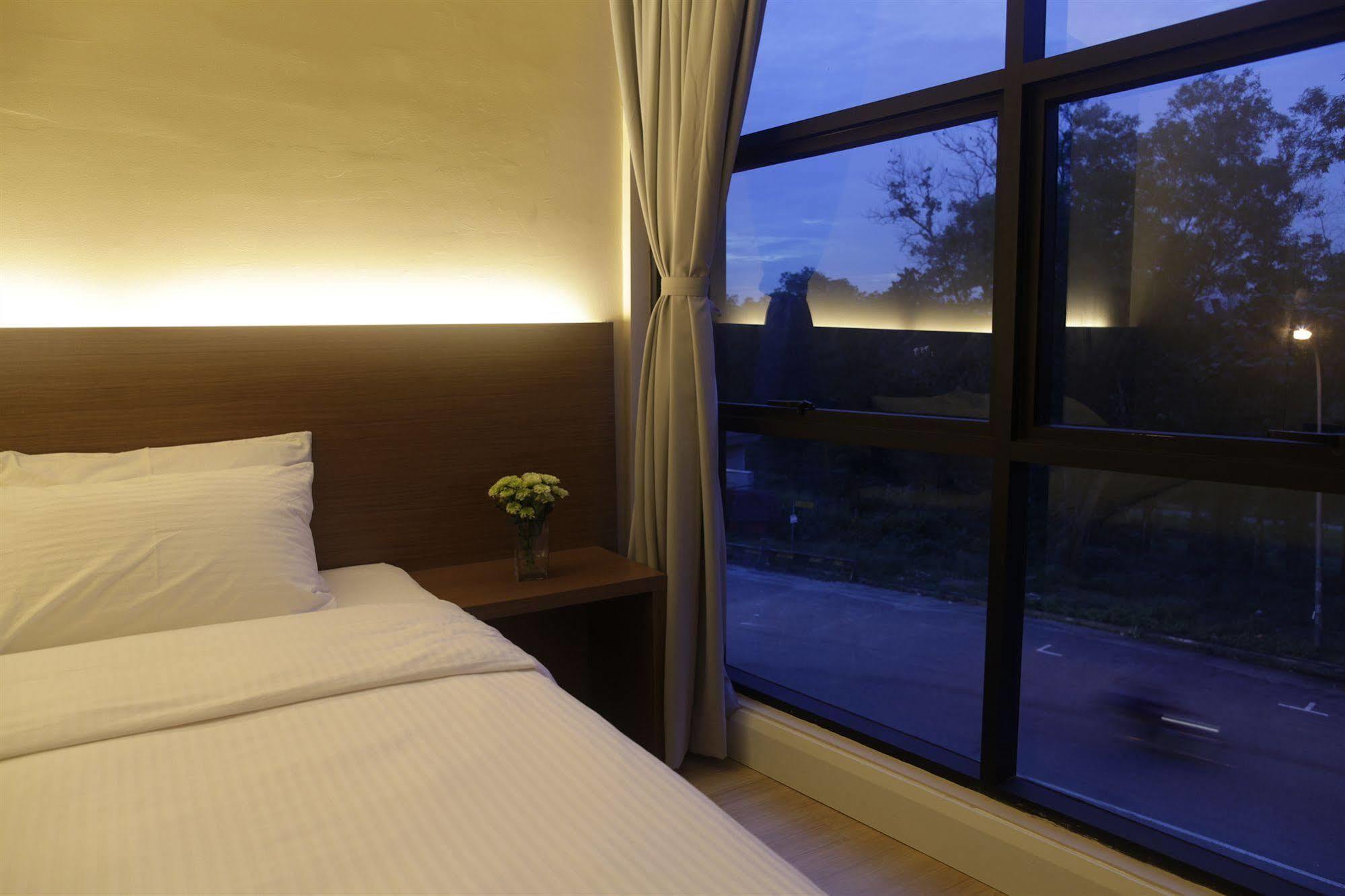 I Am Jazz Hotel Τζόχορ Μπάχρου Εξωτερικό φωτογραφία