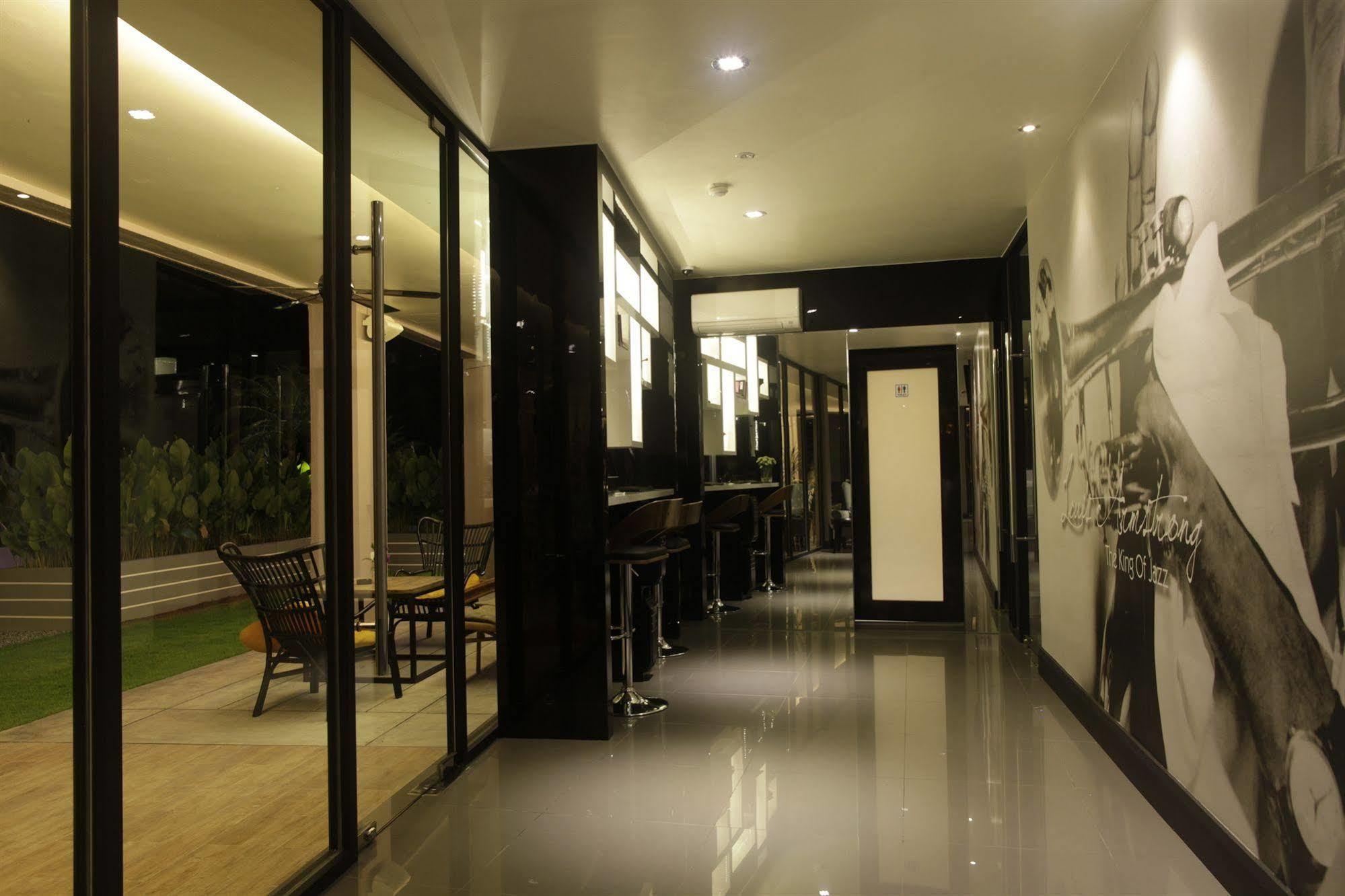 I Am Jazz Hotel Τζόχορ Μπάχρου Εξωτερικό φωτογραφία