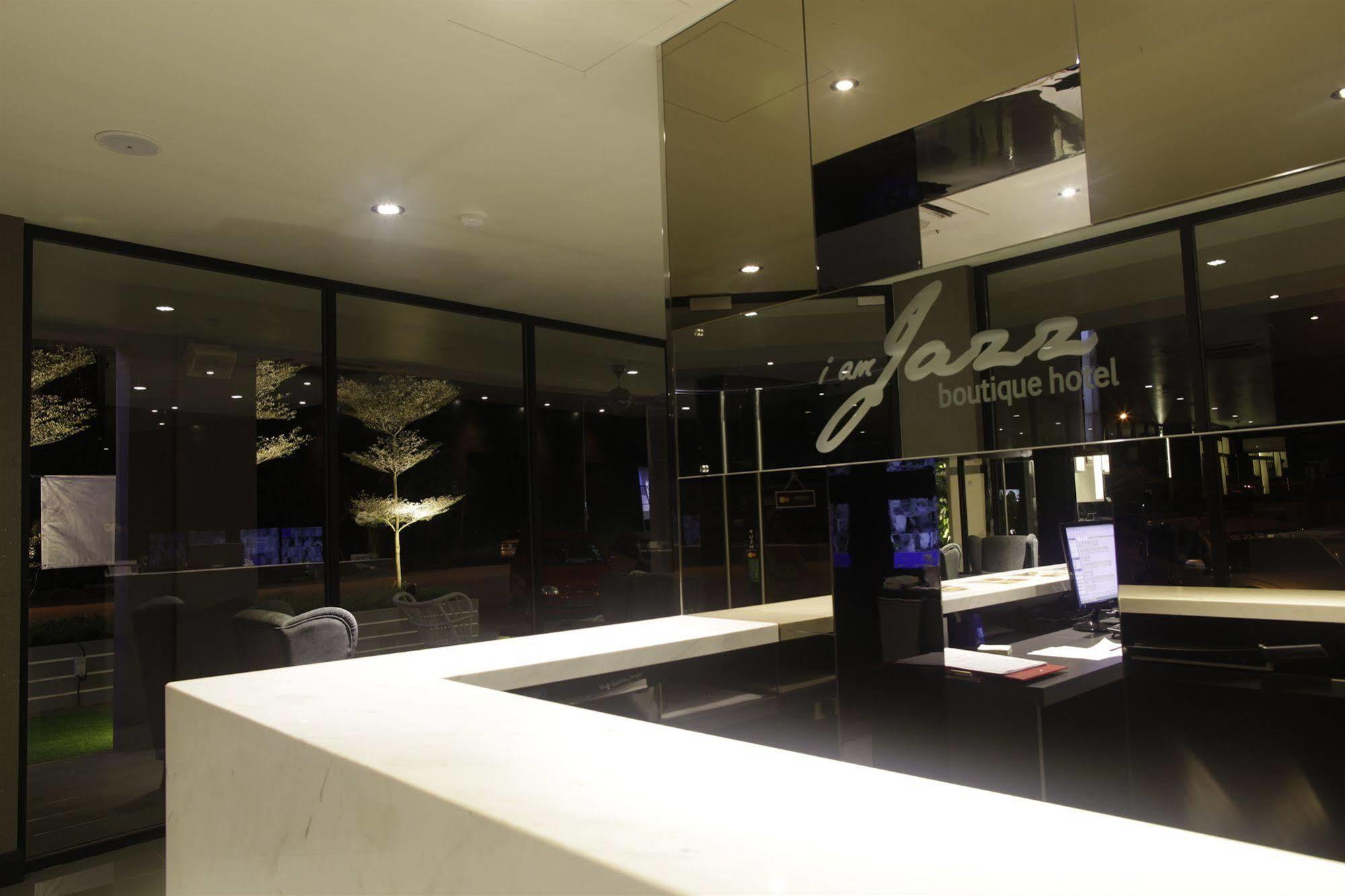 I Am Jazz Hotel Τζόχορ Μπάχρου Εξωτερικό φωτογραφία
